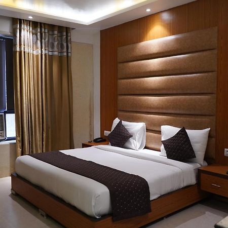 ניו דלהי Hotel O Delhi, Near Karol Bagh Main Market And Metro Station מראה חיצוני תמונה