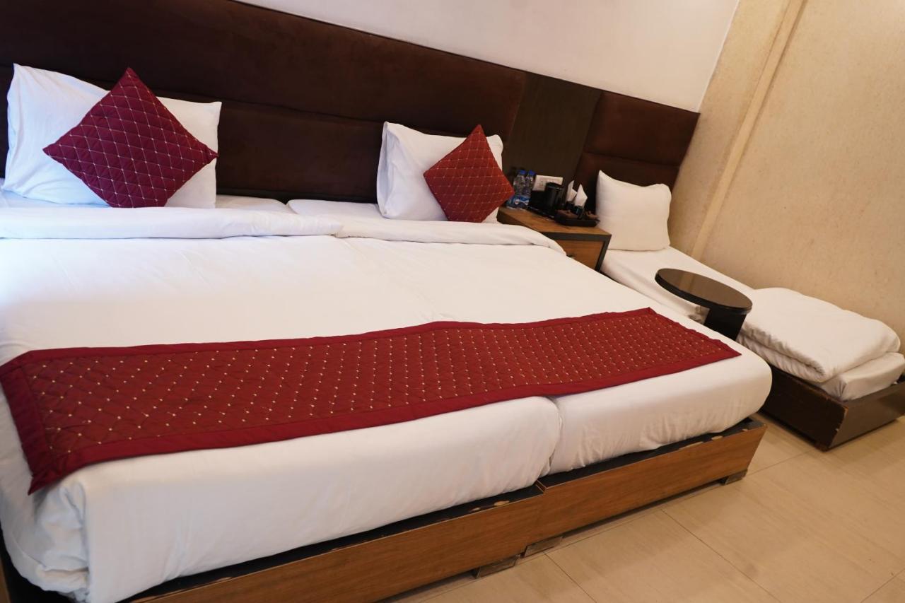 ניו דלהי Hotel O Delhi, Near Karol Bagh Main Market And Metro Station מראה חיצוני תמונה