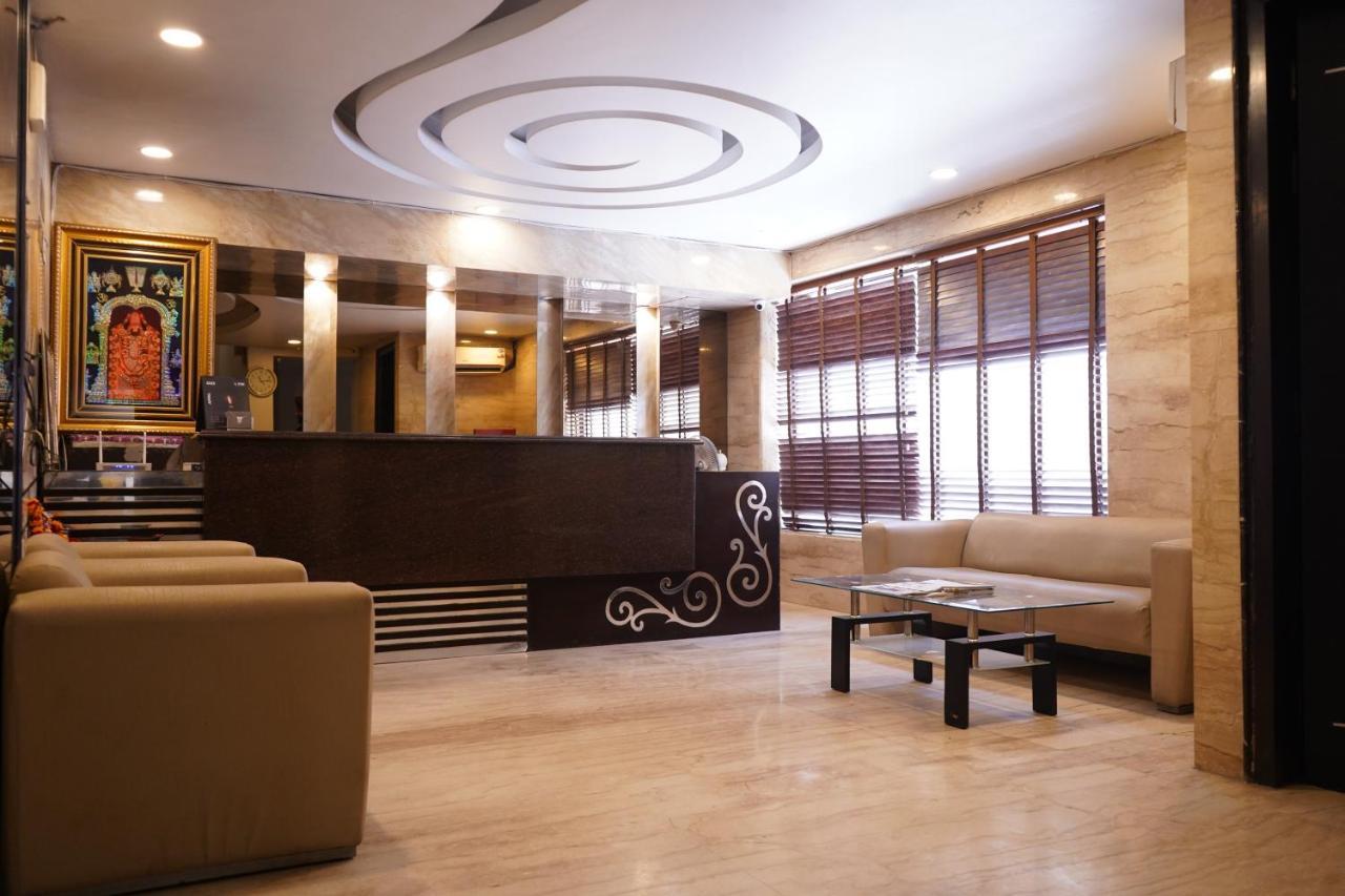 ניו דלהי Hotel O Delhi, Near Karol Bagh Main Market And Metro Station מראה חיצוני תמונה
