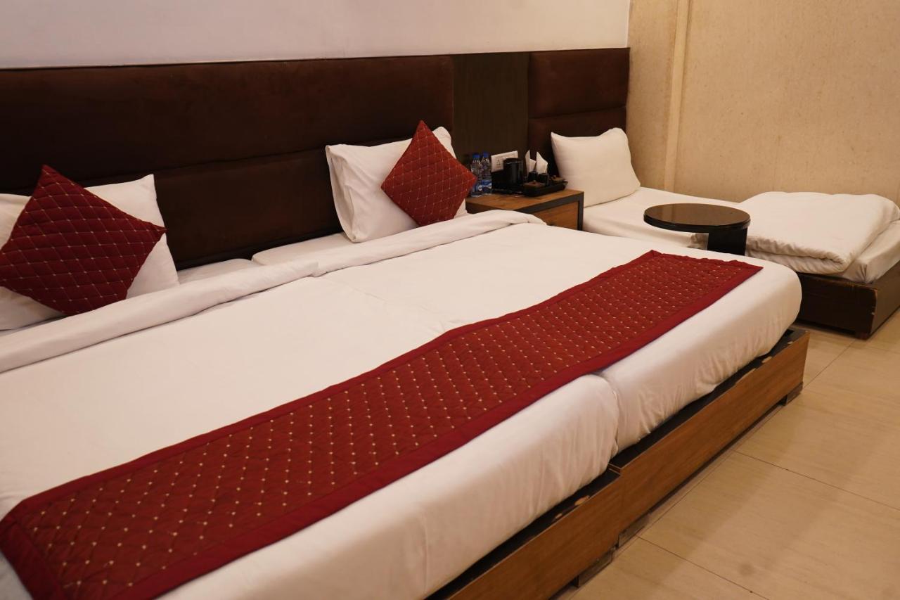 ניו דלהי Hotel O Delhi, Near Karol Bagh Main Market And Metro Station מראה חיצוני תמונה