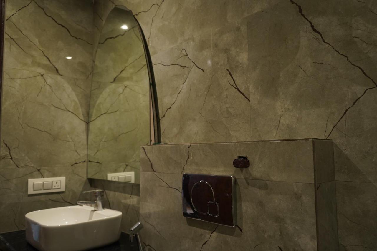 ניו דלהי Hotel O Delhi, Near Karol Bagh Main Market And Metro Station מראה חיצוני תמונה