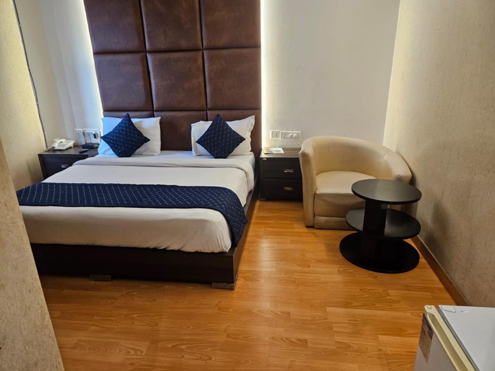 ניו דלהי Hotel O Delhi, Near Karol Bagh Main Market And Metro Station מראה חיצוני תמונה