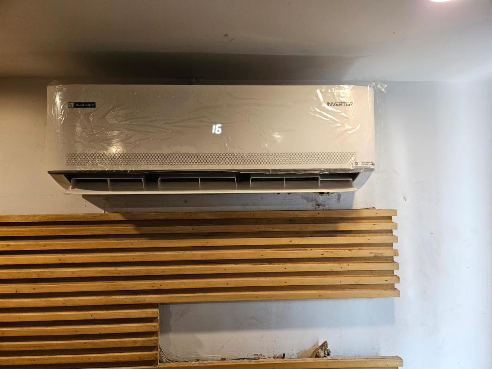 ניו דלהי Hotel O Delhi, Near Karol Bagh Main Market And Metro Station מראה חיצוני תמונה